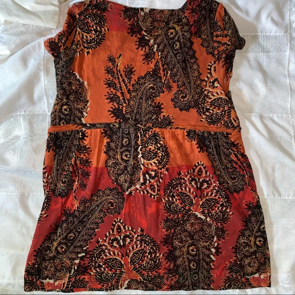 Axcess Top.   V-neck.    Women’s size L - Picture 4 of 4